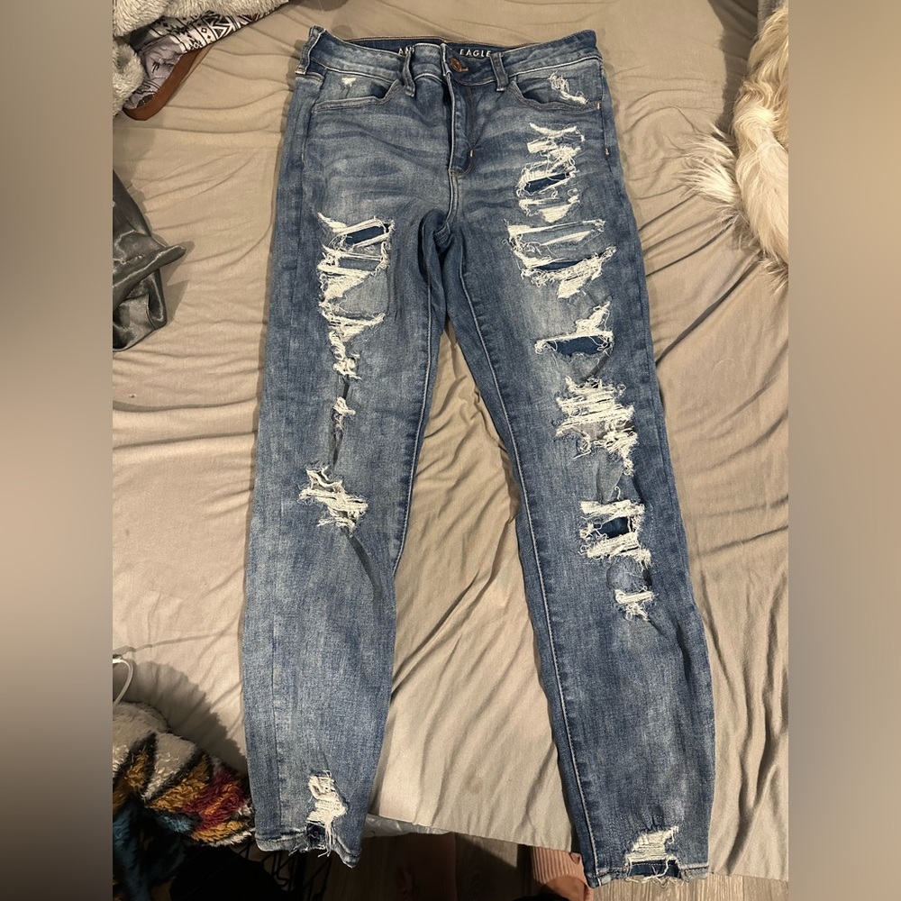 American eagle skinny jeans with rips